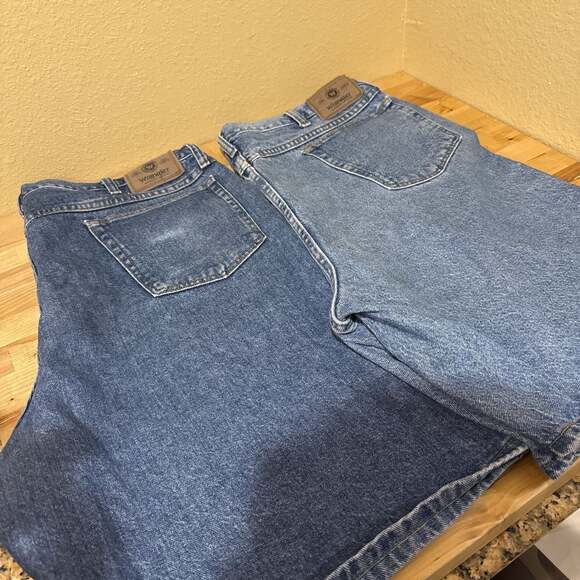 Bundle of 2 Wrangler Authentic Denim Jorts, Men's Relaxed Fit - 40 - Picture 4 of 10